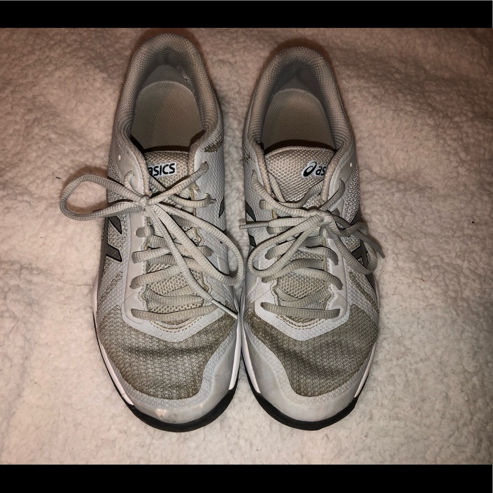 ASICS volleyball shoes, size 8 1/2